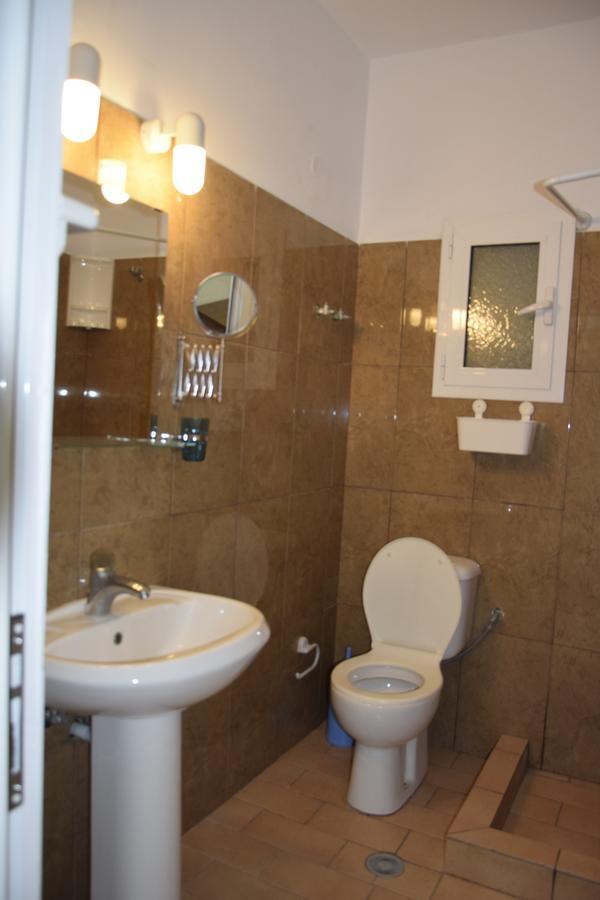Zotos Apartment Himare Exterior photo