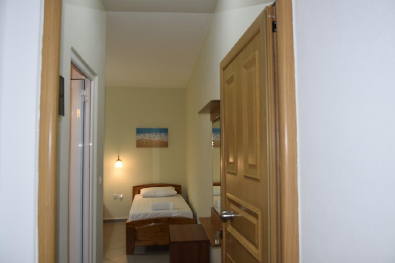 Zotos Apartment Himare Exterior photo