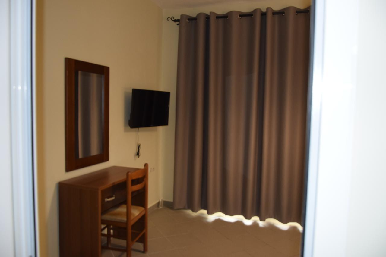 Zotos Apartment Himare Exterior photo